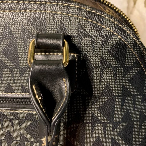 Hand bag, shoulder bag, Black and Grey.17 IN X 11.5 IN, Faux Leather.Wendy Keen. - Picture 15 of 16